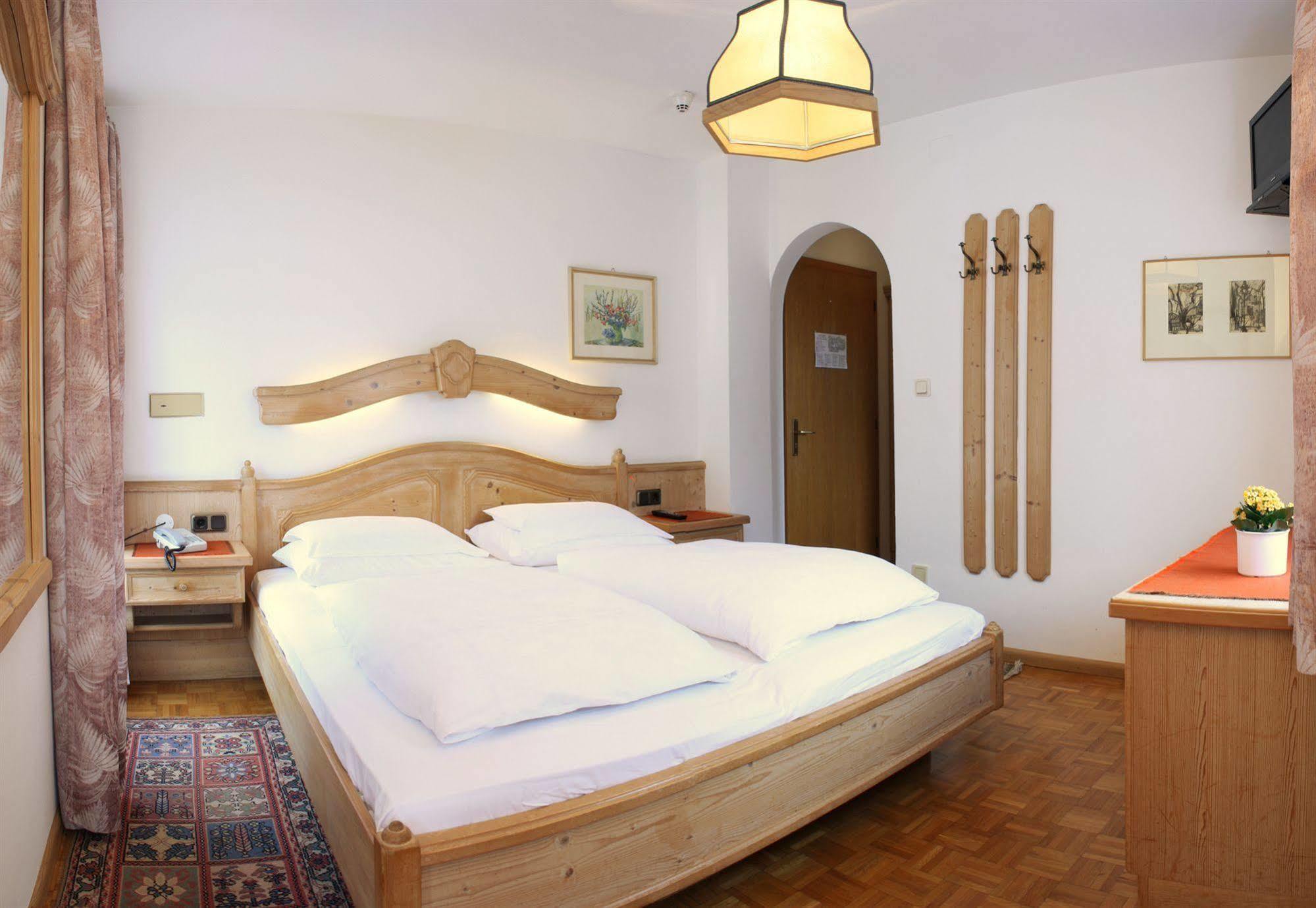 Hotel Dolomiti Madonna Ortisei Eksteriør bilde