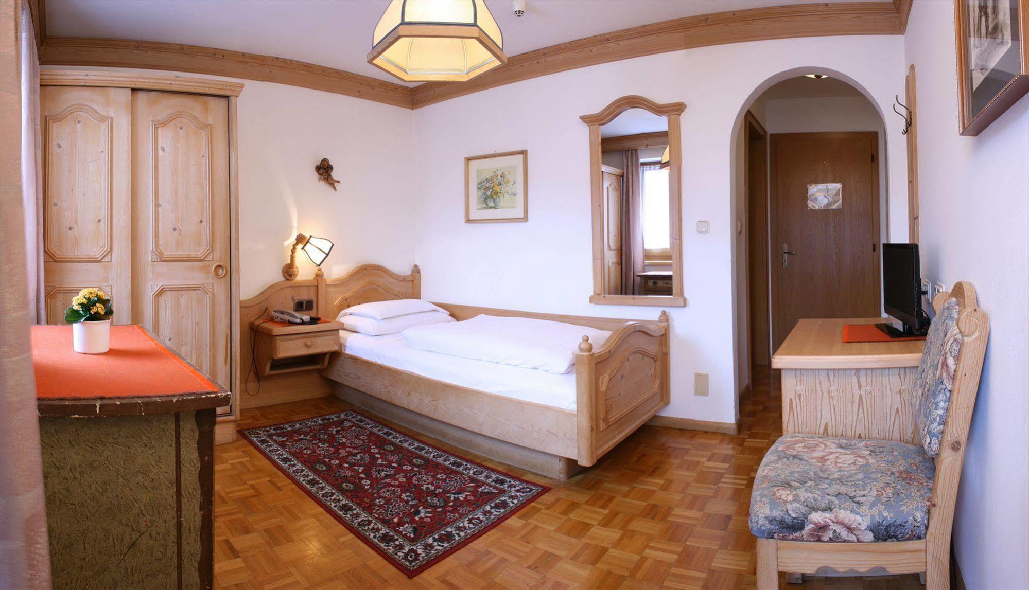 Hotel Dolomiti Madonna Ortisei Eksteriør bilde